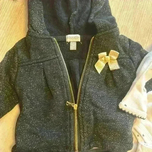 Absorba outfits size 0-3 months - Picture 2 of 5